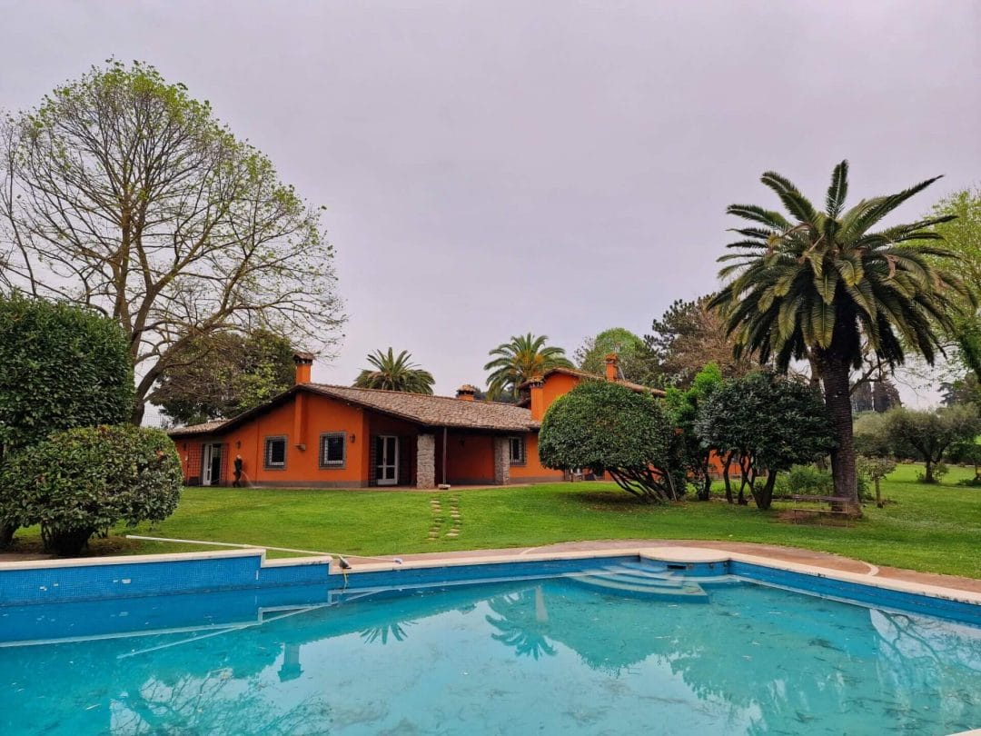 Roma Nord, Grottarossa - Wonderful Villa of 850 sqm with land of about 10,000 sqm dedicated to garden, vegetable garden, large swimming pool and tennis court. Unique and unrepeatable! Giuseppe Gerace www.logimre.com